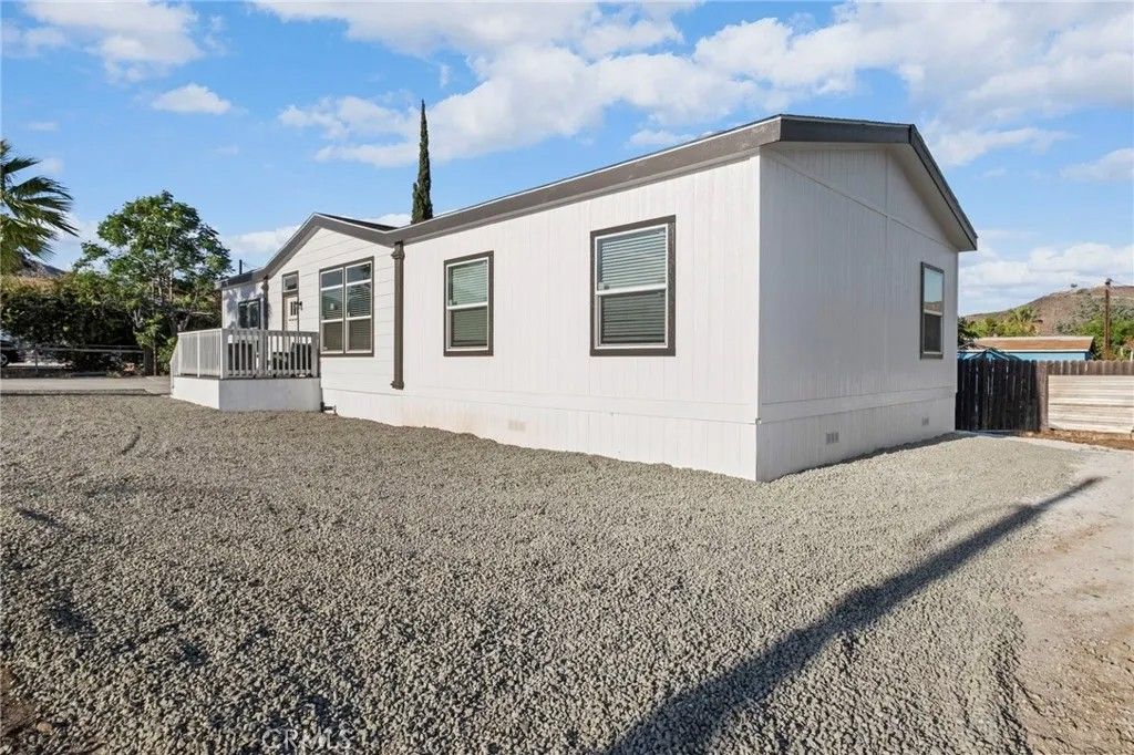Photo of 26610 Franklin Avenue, Hemet, CA 92545 (MLS # SW26091294)