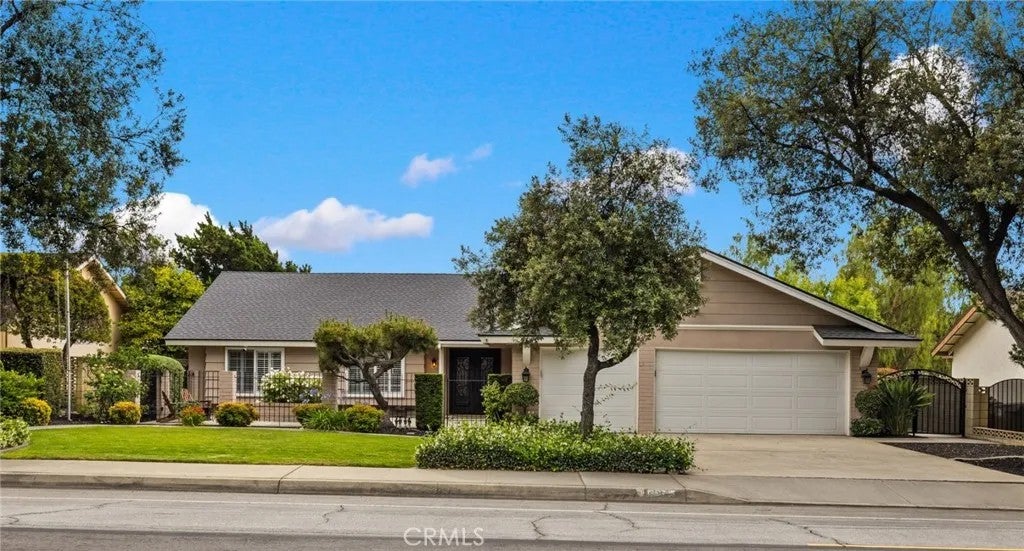 264 E Radcliffe Drive