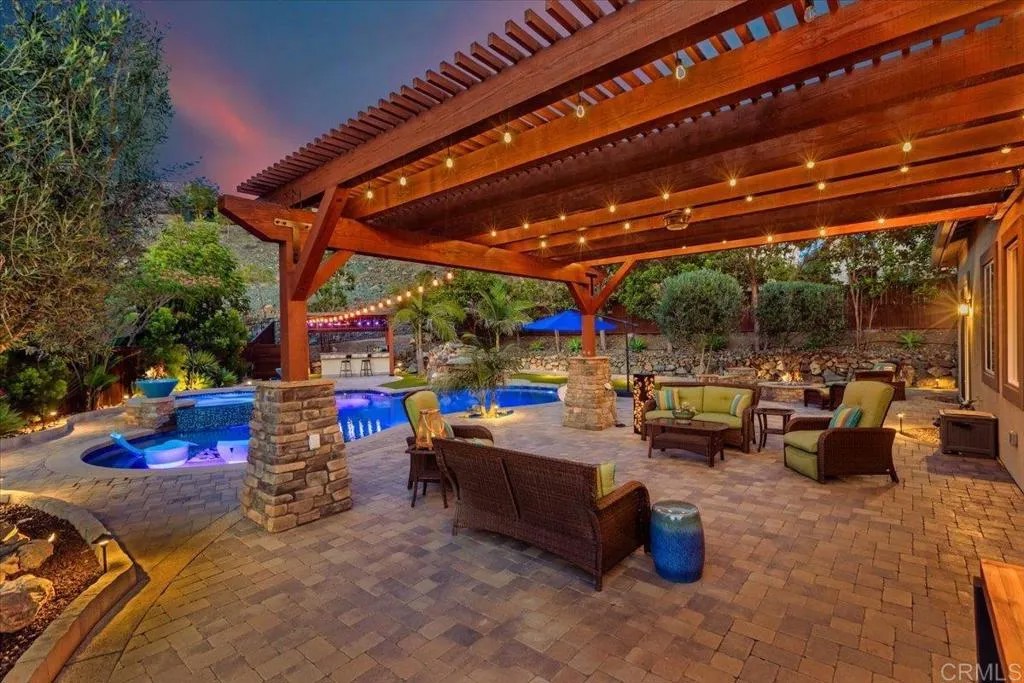 1102 Vega Way
