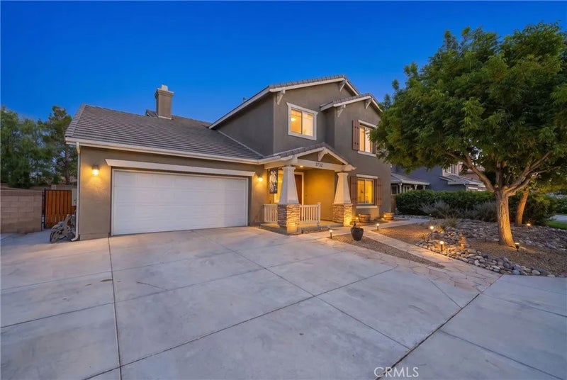 3752 W Newgrove