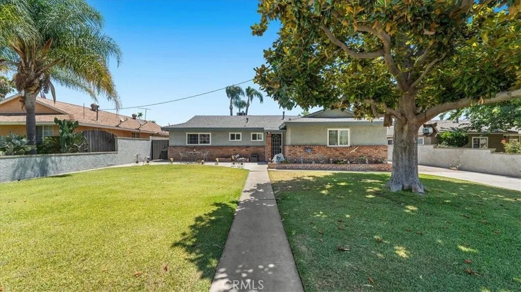 12745 Oaks