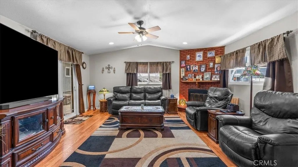 12745 Oaks