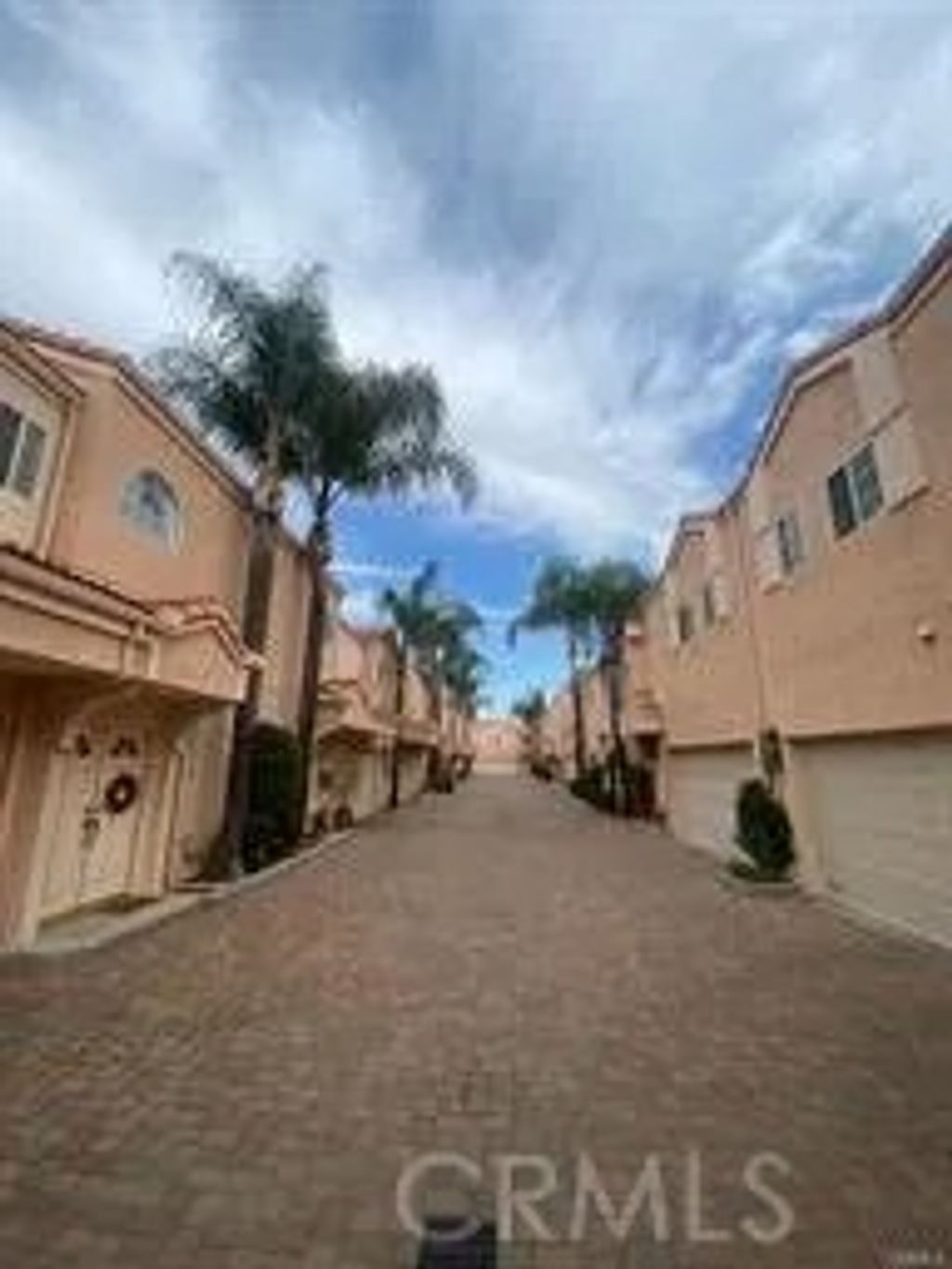 Photo of 5200 White Oak Avenue #36, Encino, CA 91316 (MLS # SR26009082)