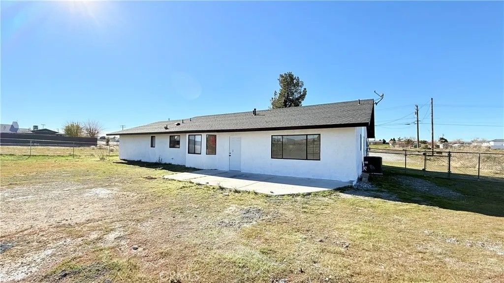 Photo of 11389 Hesperia Rd, Hesperia, CA 92345 (MLS # HD26023194)