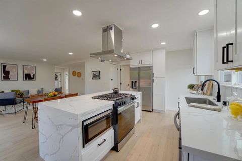 Tiny photo for 4226 Mount Voss Dr, San Diego, CA 92117 (MLS # 250042439)