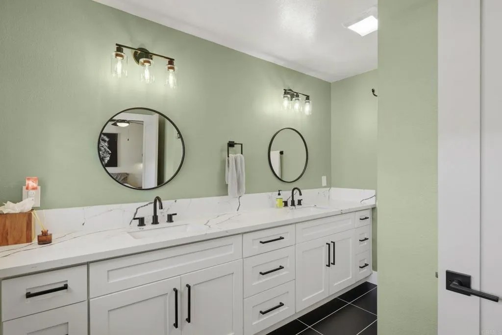 1651 S Juniper Street 206