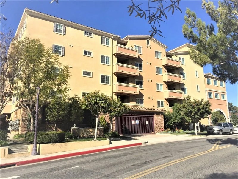 21345 Hawthorne 201