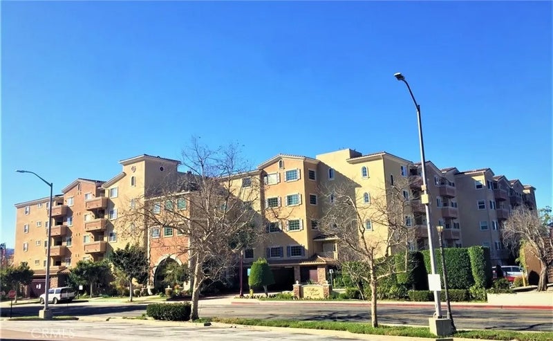21345 Hawthorne 201
