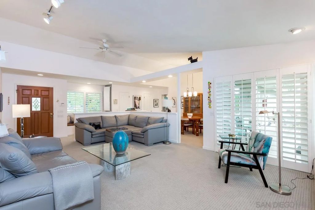 Photo of 10565 Burned Oak Lane, Escondido, CA 92026 (MLS # 2600704)