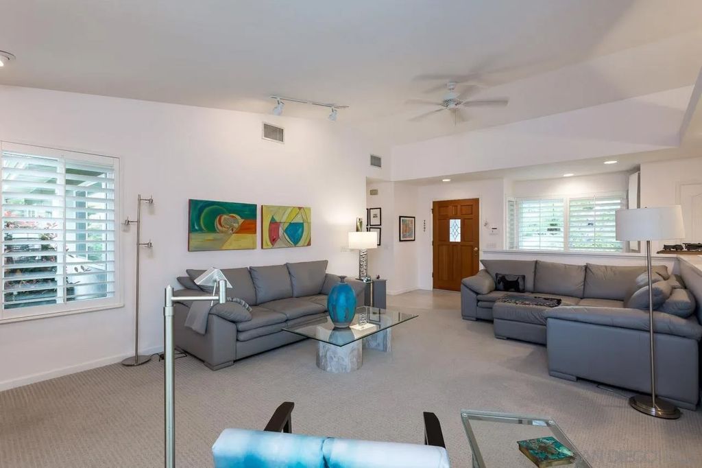 Photo of 10565 Burned Oak Lane, Escondido, CA 92026 (MLS # 2600704)