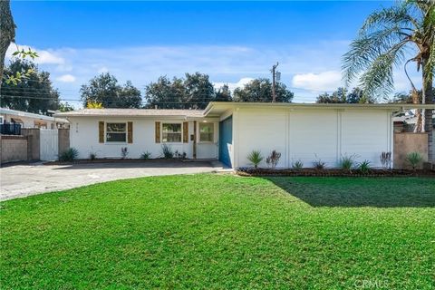 Photo of 716 E Hanks St, Azusa, CA 91702 (MLS # MB25274496)