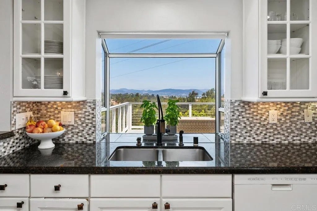 Photo of 1629 Via Allondra, San Marcos, CA 92078 (MLS # NDP2603453)