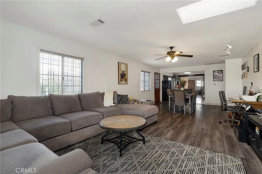 Photo of 12623 S Slater Ave, Compton, CA 90222 (MLS # SB25263213)