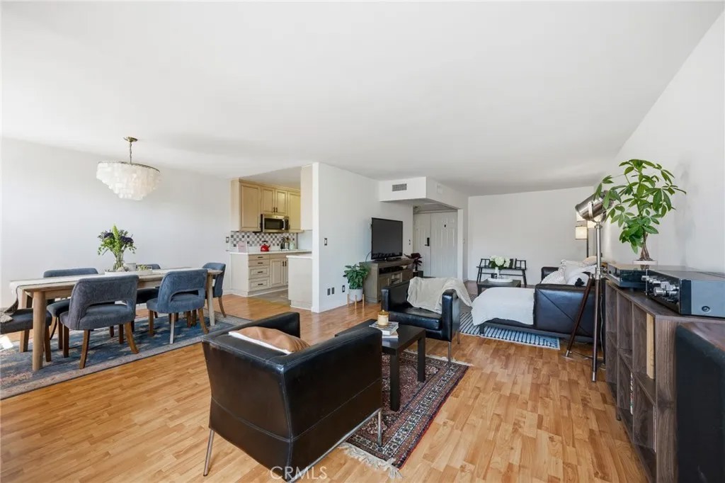 14141 Dickens 312