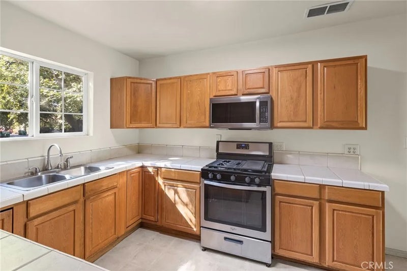 1335 Martin St