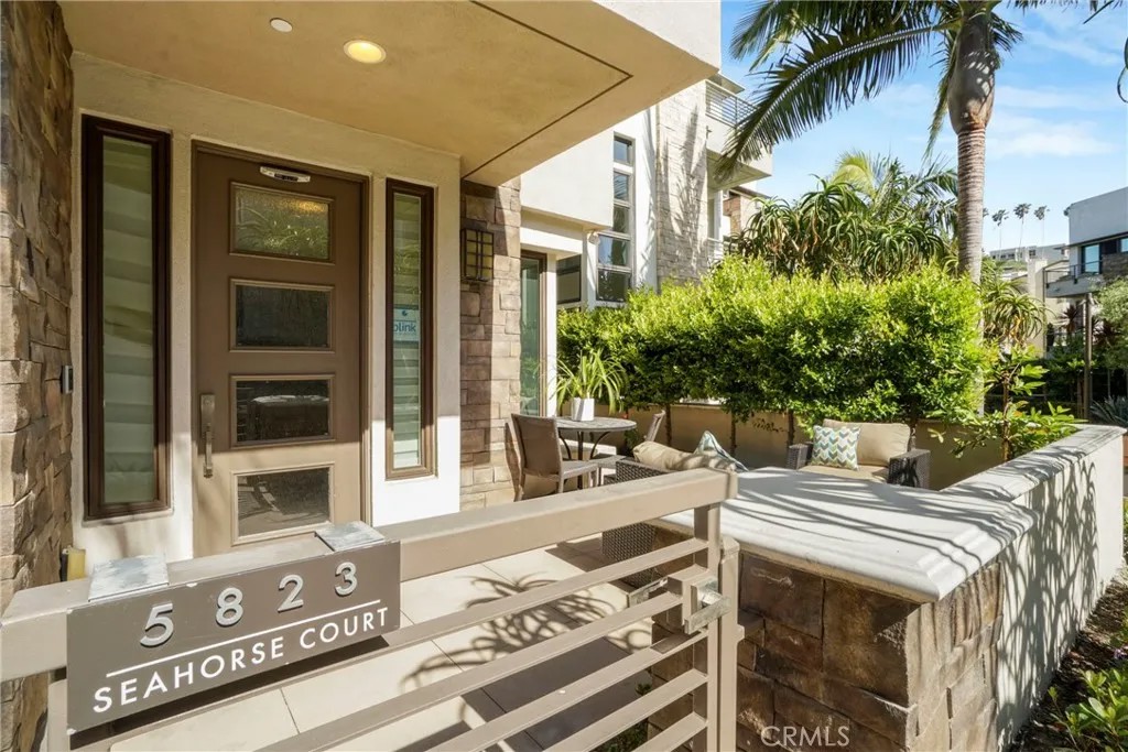 5823 Seahorse Court