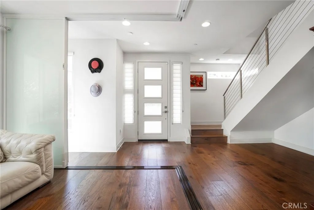 5823 Seahorse Court
