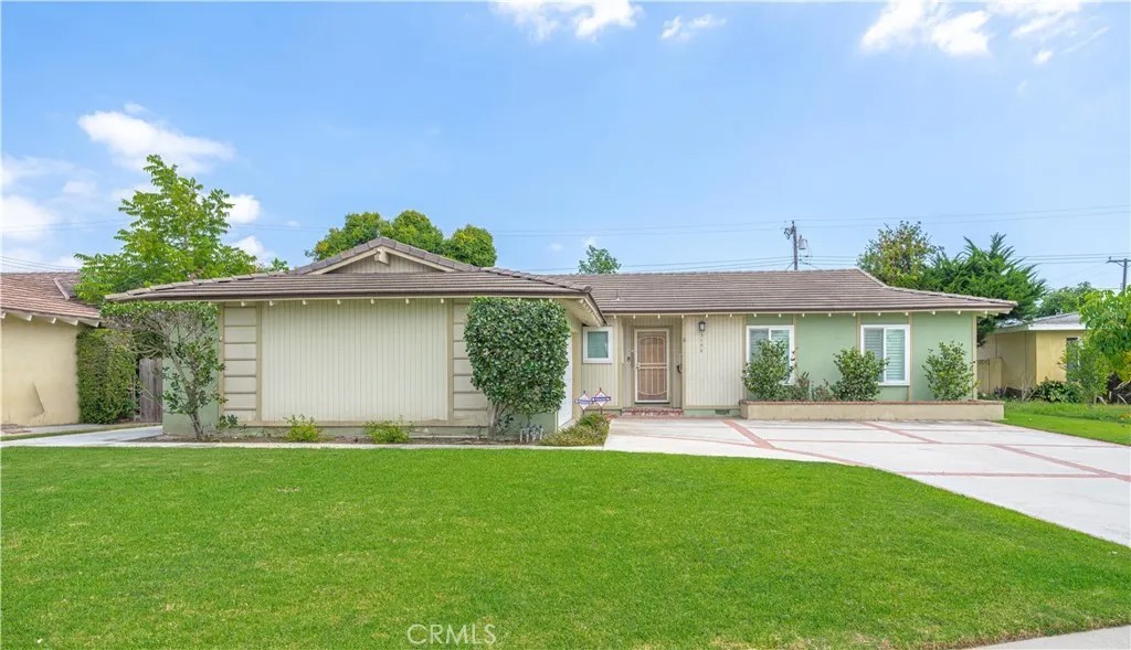 3156 W Teranimar