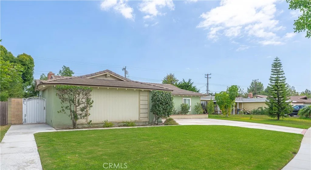 3156 W Teranimar