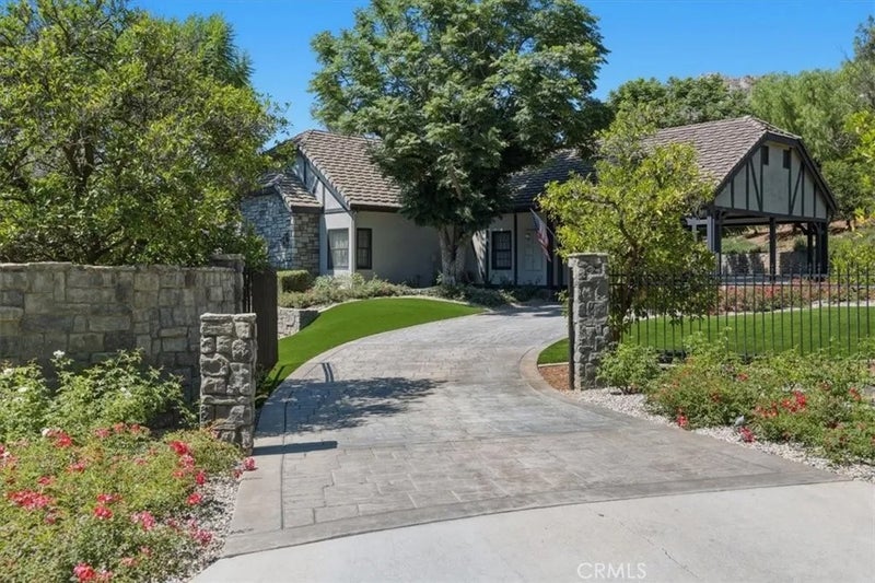 2445 Rolling Ridge Road