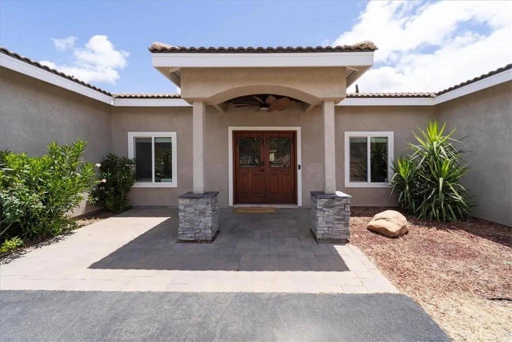 Photo of 32700 Cox RD, Menifee, CA 92584 (MLS # SW26116595)