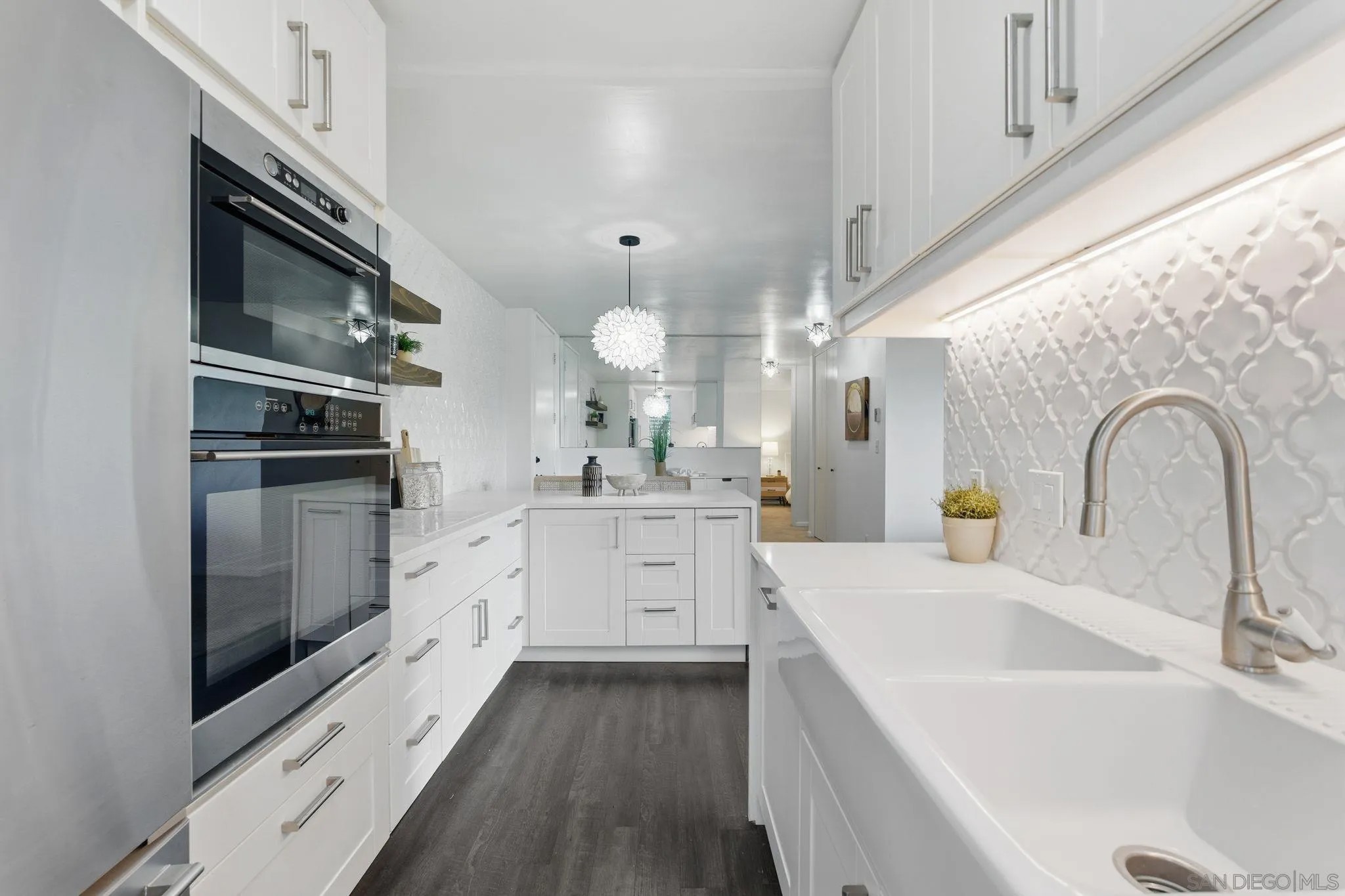 6455 La Jolla Blvd 206