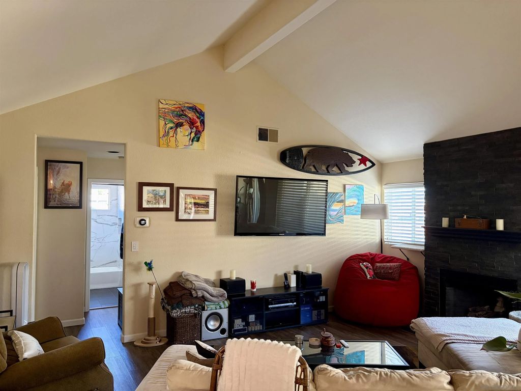 Photo of 1548 Thomas Ave #6, San Diego, CA 92109 (MLS # 250046241)