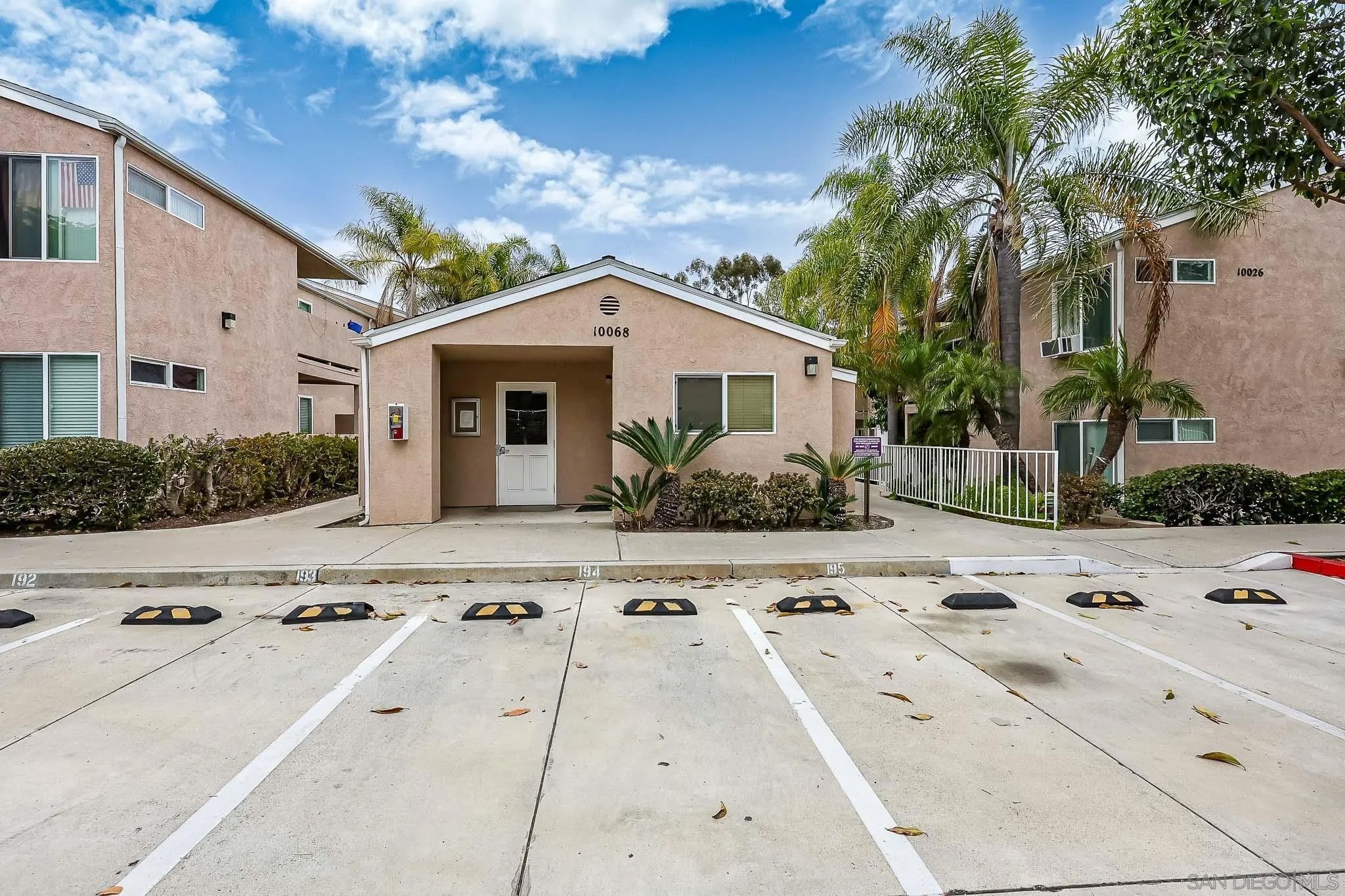 10056 Maya Linda Rd 3201