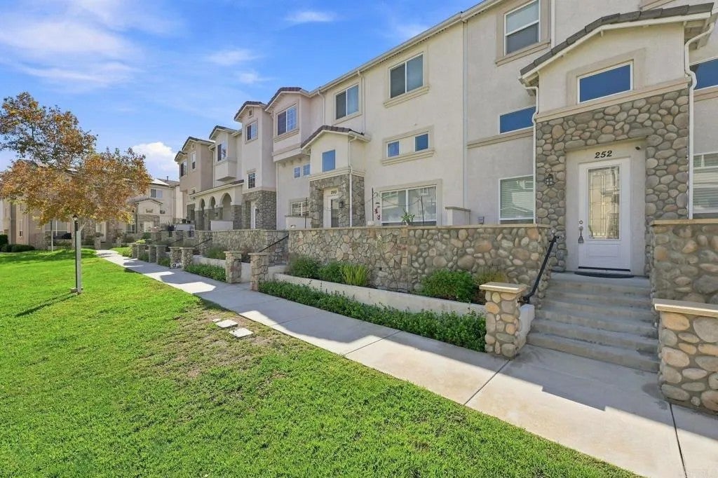 252 Vermont Court