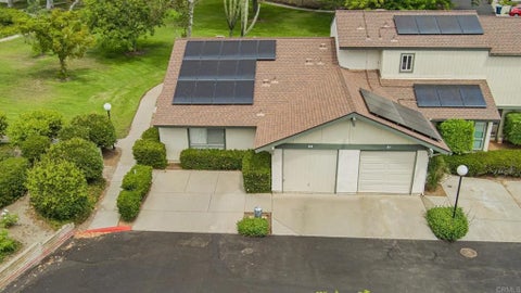 Photo of 261 Parkside GLN, Escondido, CA 92026 (MLS # NDP2607104)