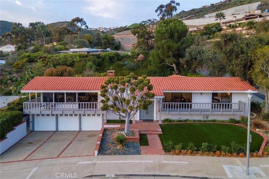 Photo of 32401 Seven Seas Dr, Dana Point, CA 92629 (MLS # OC26007468)