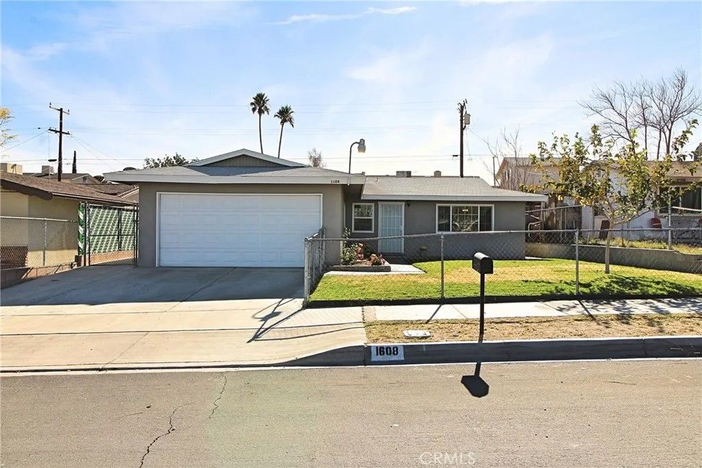 Photo of 1608 De Anza Street, Barstow, CA 92311 (MLS # IG26072525)