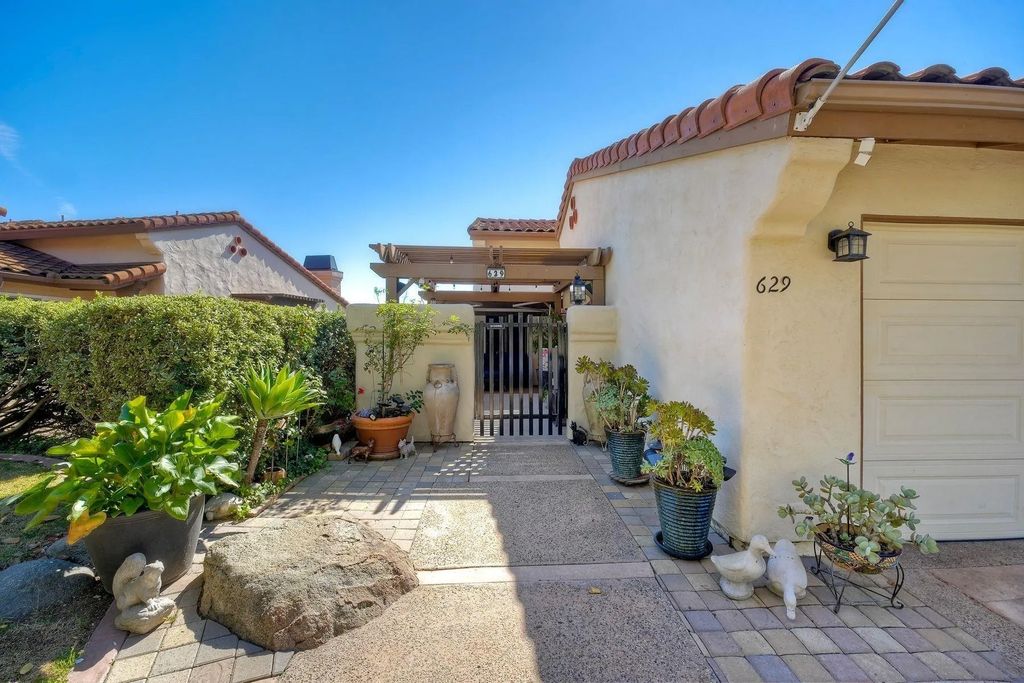 Photo of 629 Concerto Gln, Escondido, CA 92025 (MLS # 260004983)