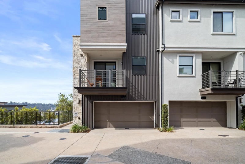 8309 Distinctive