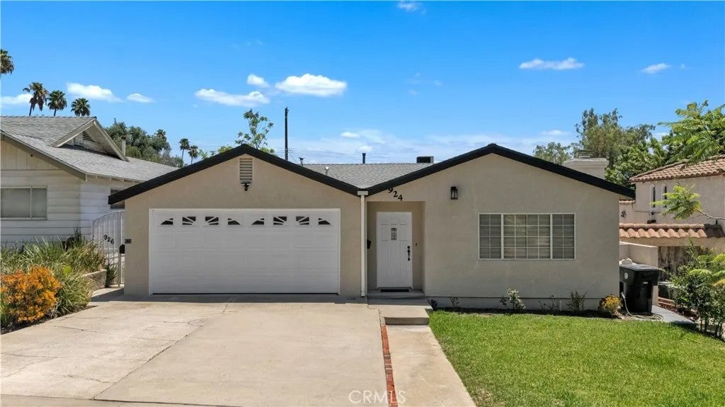 924 E Tujunga