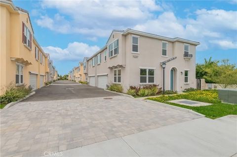 3 beds bed, 2.5 baths bath property at 11237 gladhill road 3, whittier, CA 90604