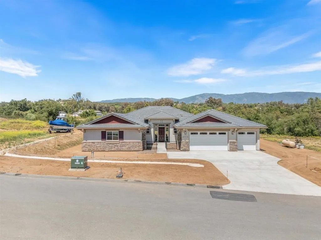 Photo of 29527 Viking View Lane, Valley Center, CA 92082 (MLS # NDP2603767)