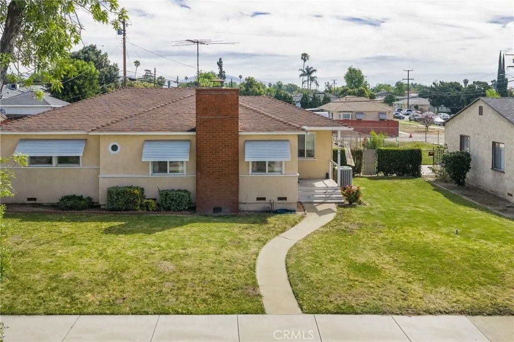Photo of 428 S Campus, Upland, CA 91786 (MLS # PW26067501)