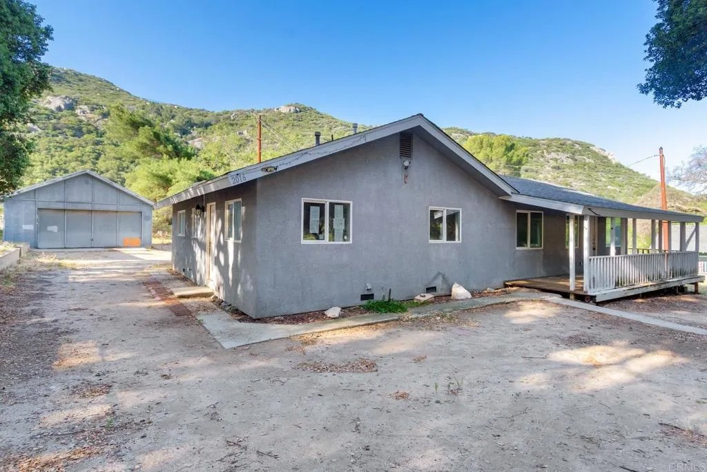 2016 Lake Morena Drive