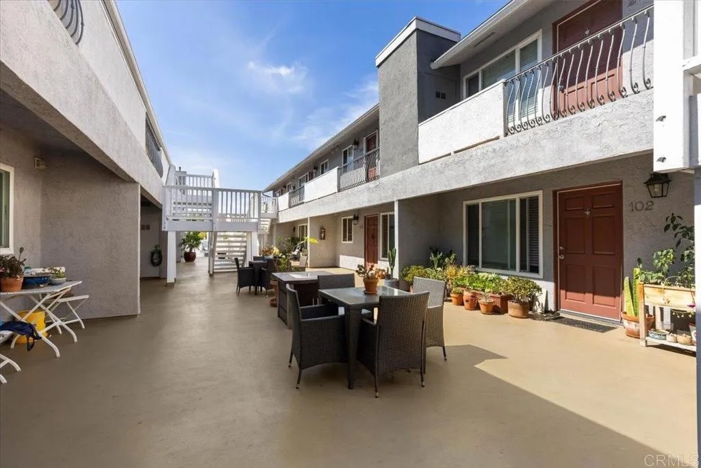 3909 Monroe Avenue 101