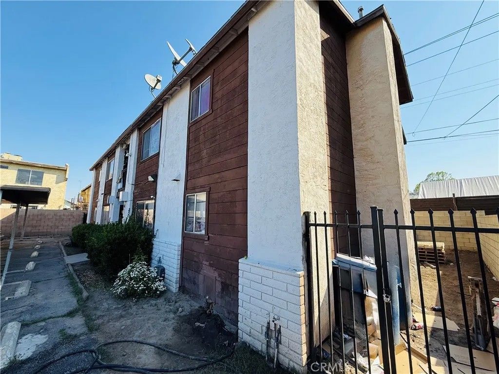 Photo of 326 Stephens Dr, Bakersfield, CA 93304 (MLS # RS26060585)