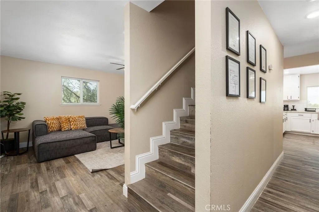 2811 E Westfall