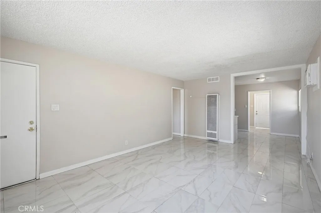 1115 19 St