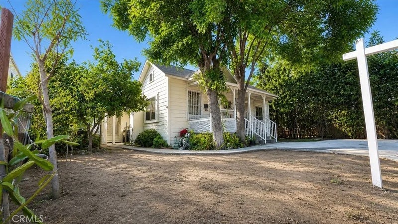 129 N Hagar