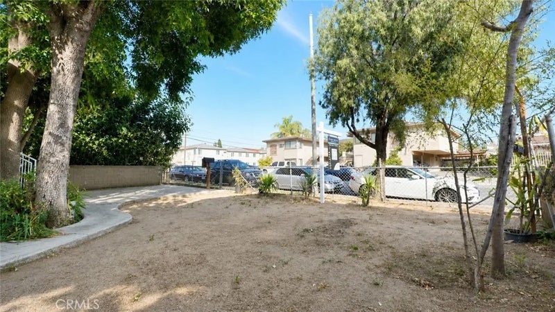129 N Hagar