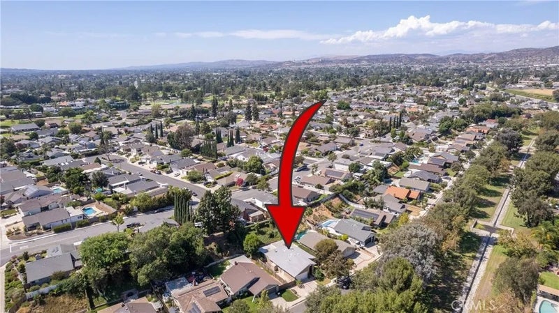 5911 Kingsbriar