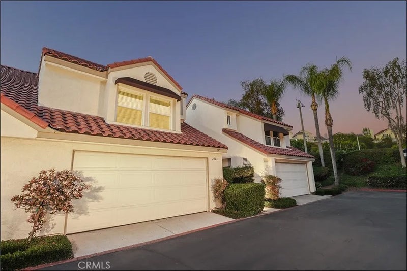 25231 Avenida Pacifica