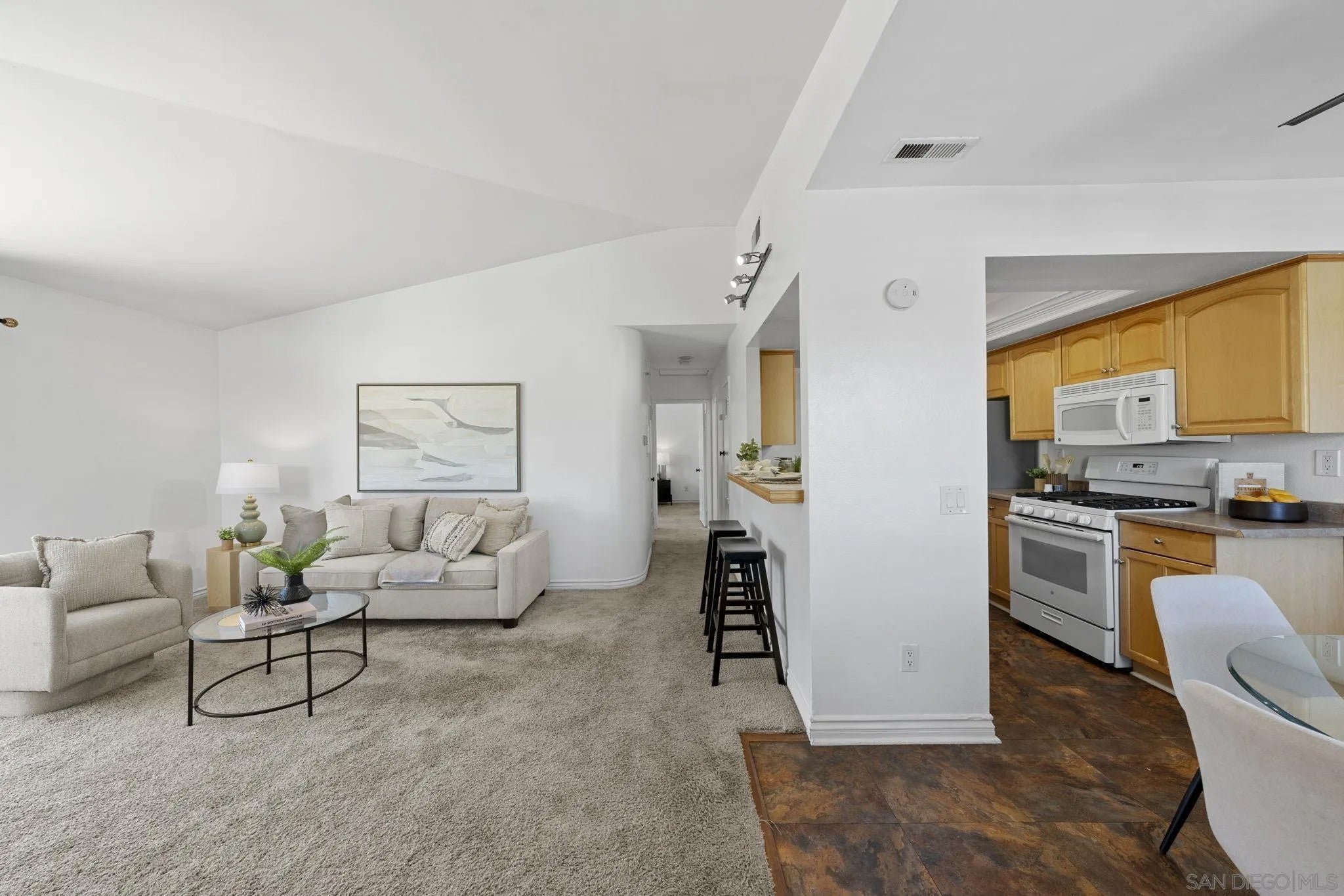 9409 Fairgrove Lane 204