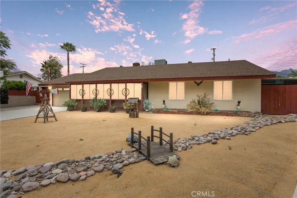 Photo of 26252 Croydon St, Highlands, CA 92346 (MLS # IG26093204)