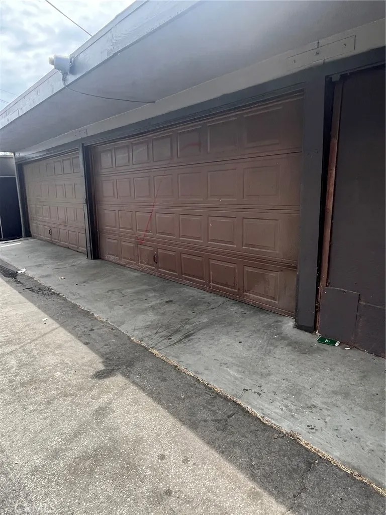 4623 E Compton